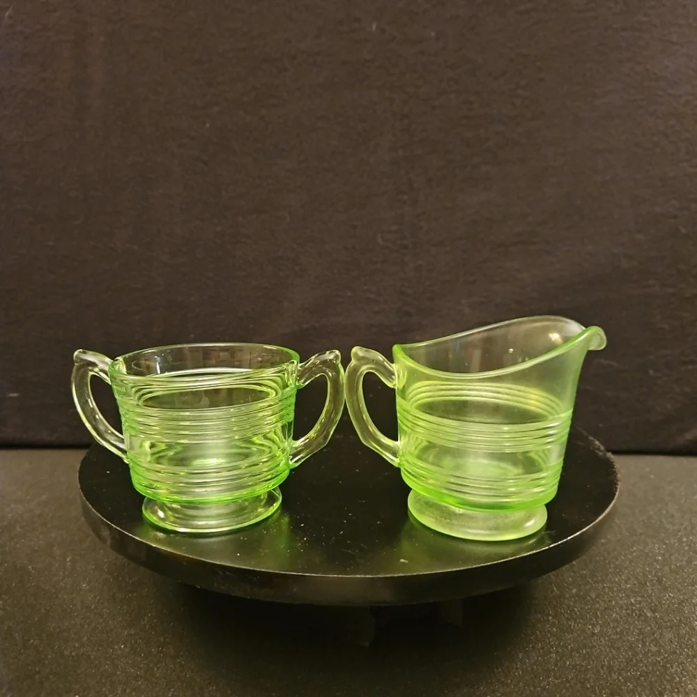 Vintage Uranium Green Glass Creamer‎ and Sugar Set
